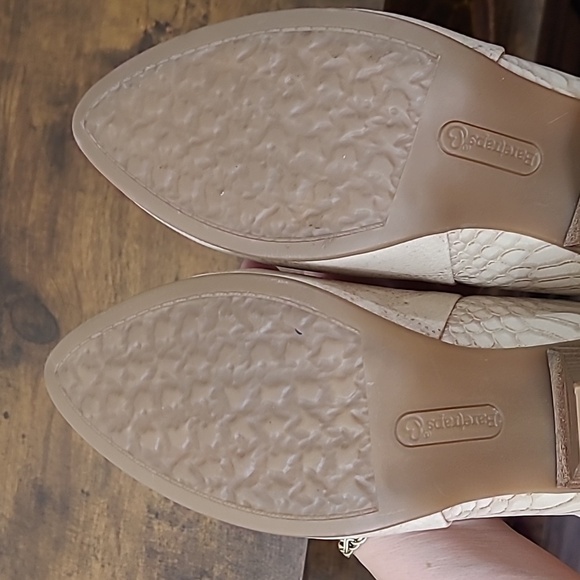 BareTraps LUCIA Textured Snakeskin Cream Ankle Booties size 9.5 - Picture 9 of 13